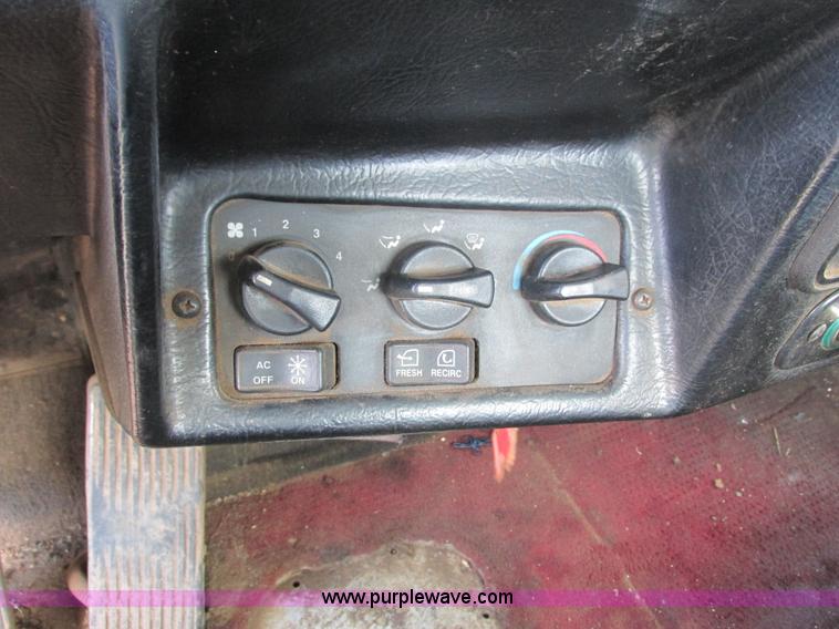 image for item K4117 1997 Peterbilt 379 semi truck