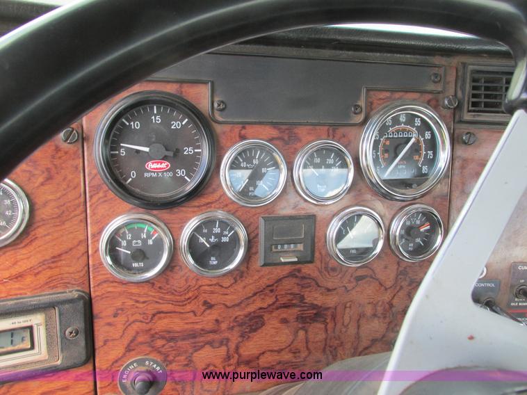 image for item K4117 1997 Peterbilt 379 semi truck