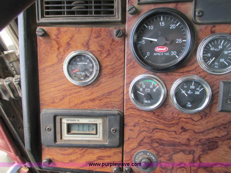 image for item K4117 1997 Peterbilt 379 semi truck