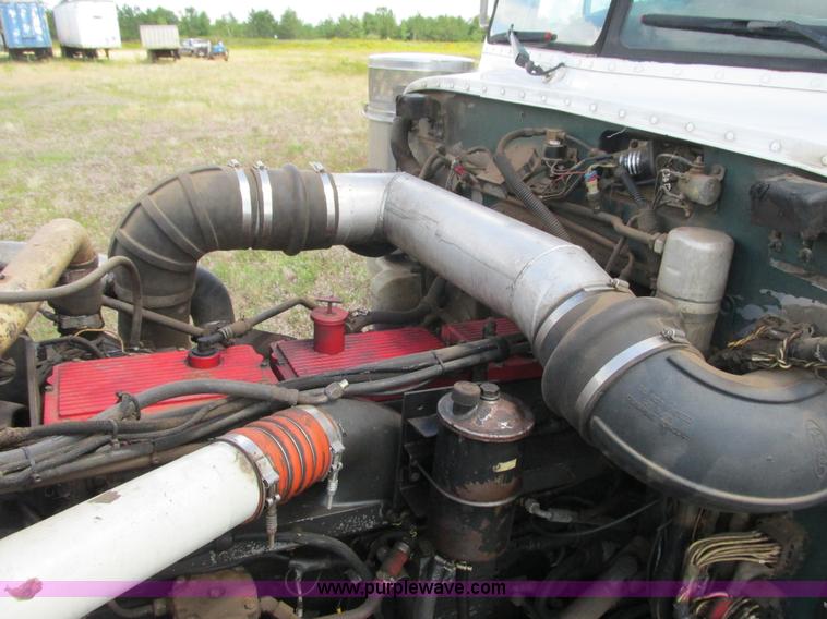 image for item K4117 1997 Peterbilt 379 semi truck