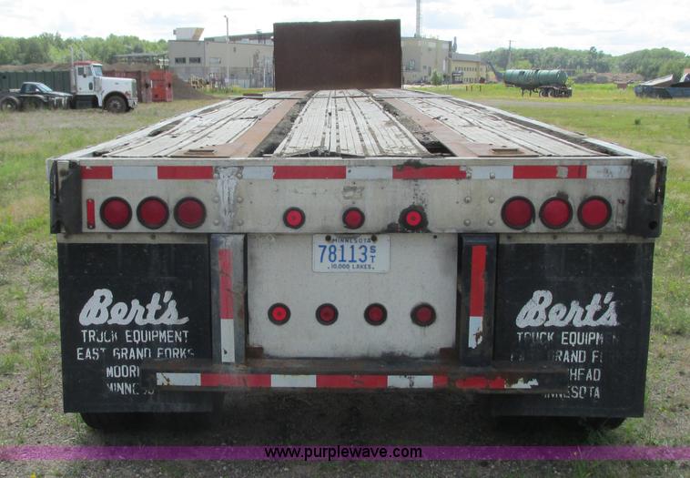 image for item K4118 1995 Transcraft Eagle flatbed trailer