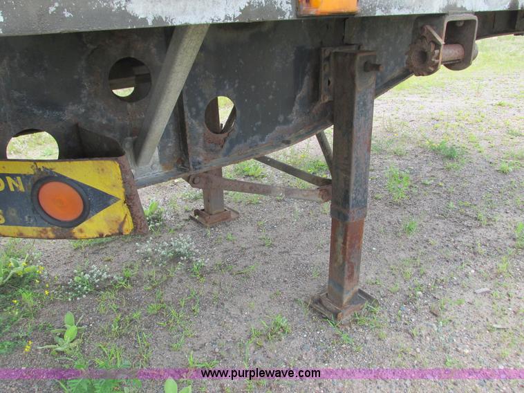 image for item K4118 1995 Transcraft Eagle flatbed trailer