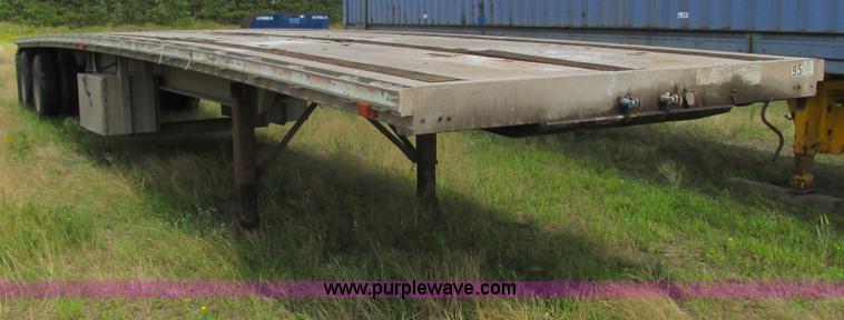 image for item K4122 1995 Ravens flatbed trailer