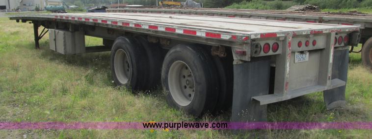 image for item K4122 1995 Ravens flatbed trailer