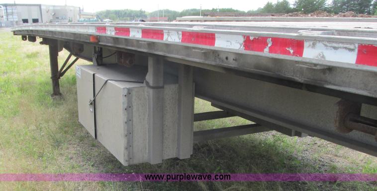 image for item K4122 1995 Ravens flatbed trailer