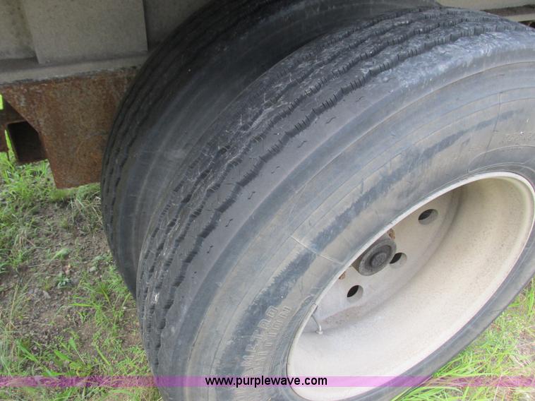 image for item K4122 1995 Ravens flatbed trailer