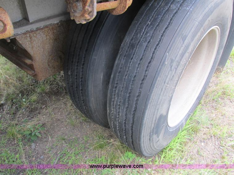 image for item K4122 1995 Ravens flatbed trailer