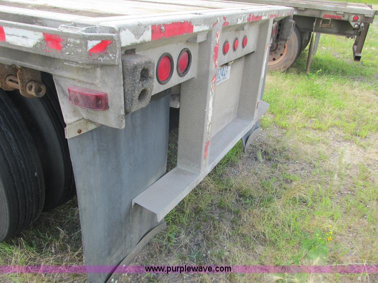 image for item K4122 1995 Ravens flatbed trailer