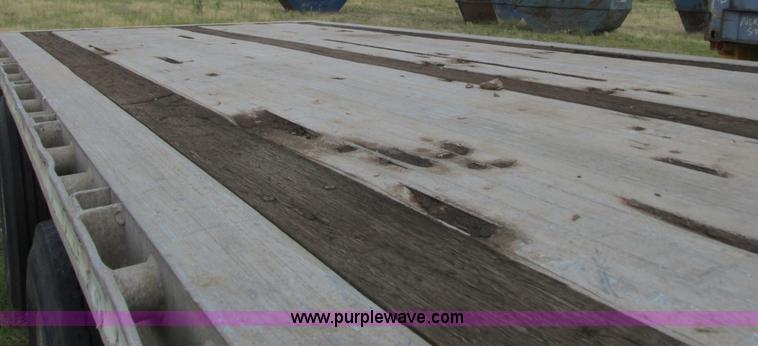 image for item K4122 1995 Ravens flatbed trailer