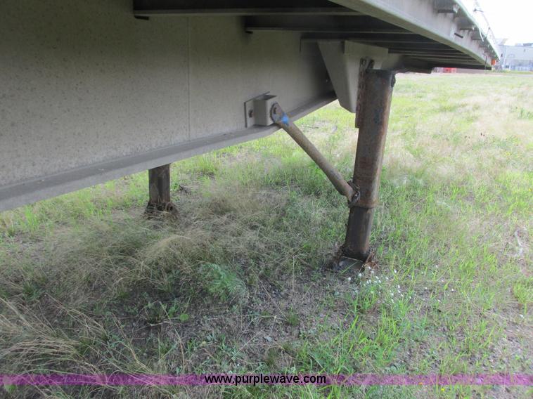 image for item K4122 1995 Ravens flatbed trailer