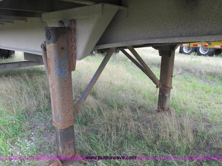 image for item K4122 1995 Ravens flatbed trailer