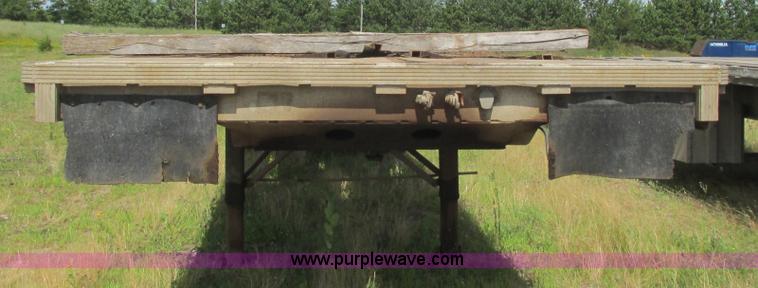 image for item K4123 1990 Reinke flatbed trailer