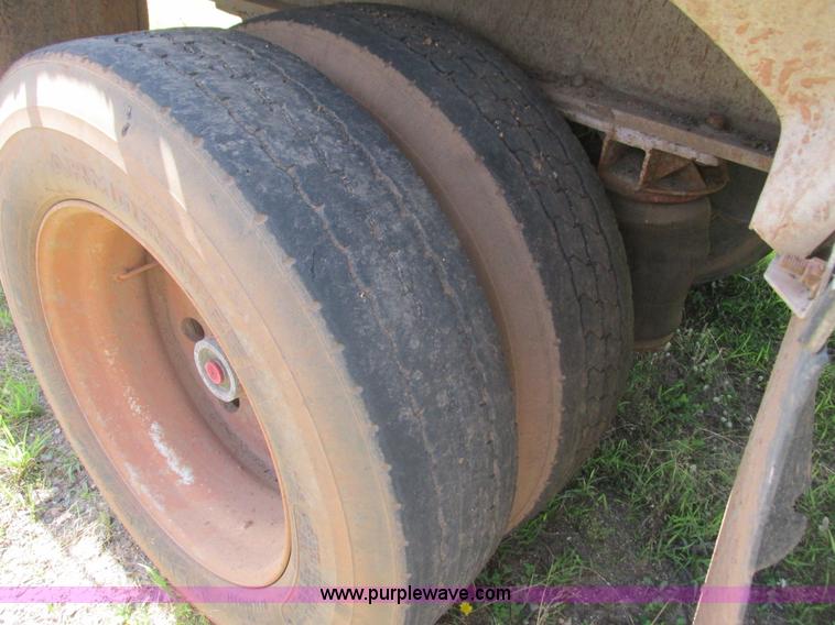 image for item K4123 1990 Reinke flatbed trailer