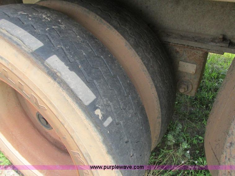 image for item K4123 1990 Reinke flatbed trailer