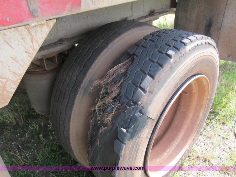 image for item K4123 1990 Reinke flatbed trailer