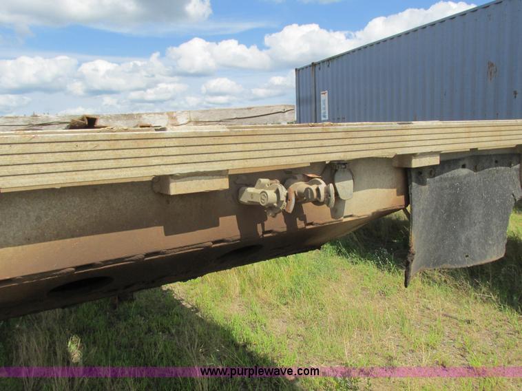 image for item K4123 1990 Reinke flatbed trailer