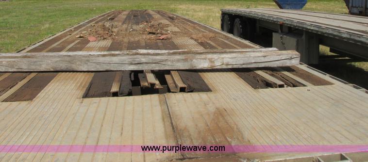 image for item K4123 1990 Reinke flatbed trailer