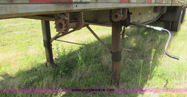 image for item K4123 1990 Reinke flatbed trailer