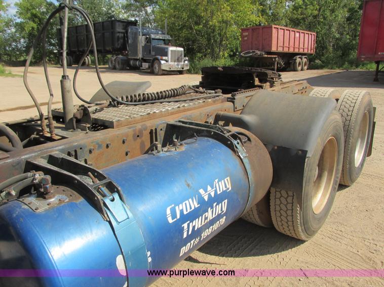 image for item K4127 1978 Peterbilt 359 semi truck