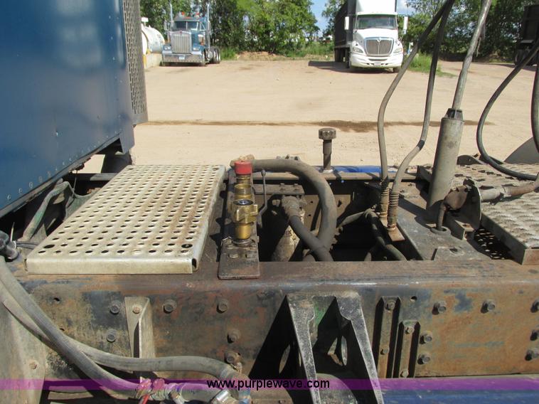 image for item K4127 1978 Peterbilt 359 semi truck