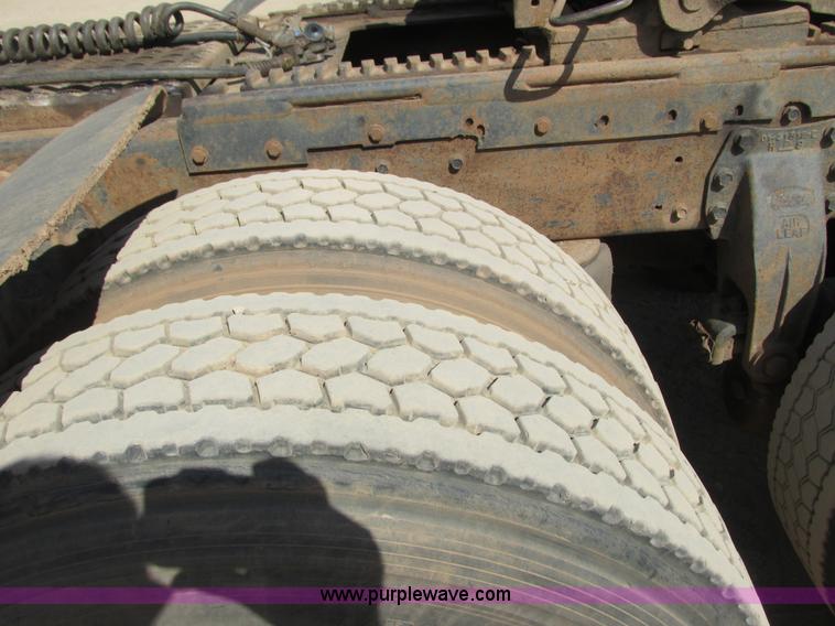 image for item K4127 1978 Peterbilt 359 semi truck