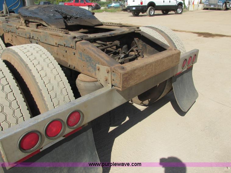 image for item K4127 1978 Peterbilt 359 semi truck