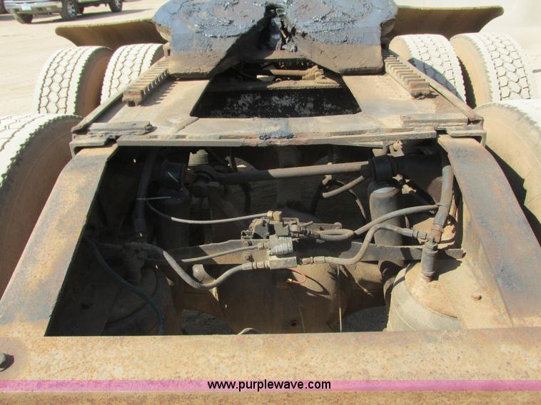 image for item K4127 1978 Peterbilt 359 semi truck