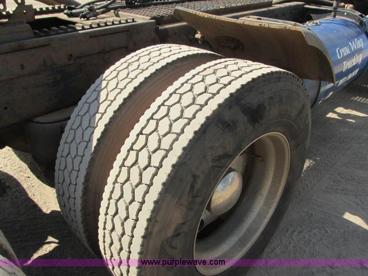 image for item K4127 1978 Peterbilt 359 semi truck