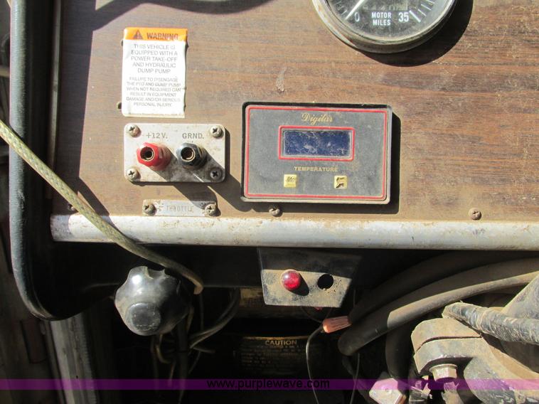 image for item K4127 1978 Peterbilt 359 semi truck