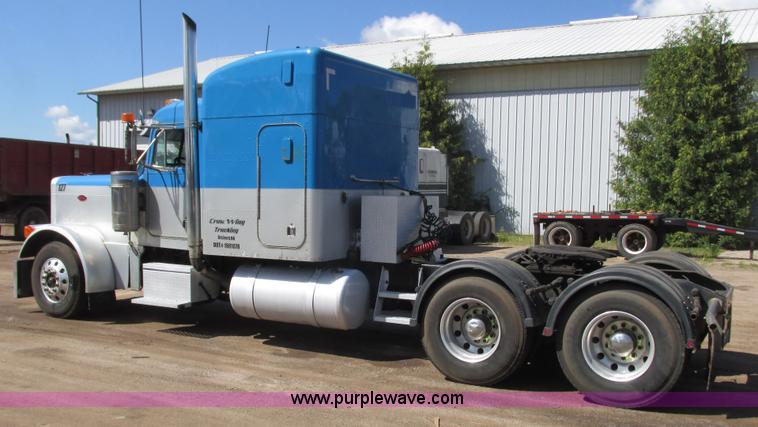 image for item K4157 2000 Peterbilt 379 semi truck