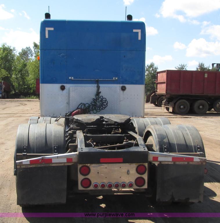 image for item K4157 2000 Peterbilt 379 semi truck