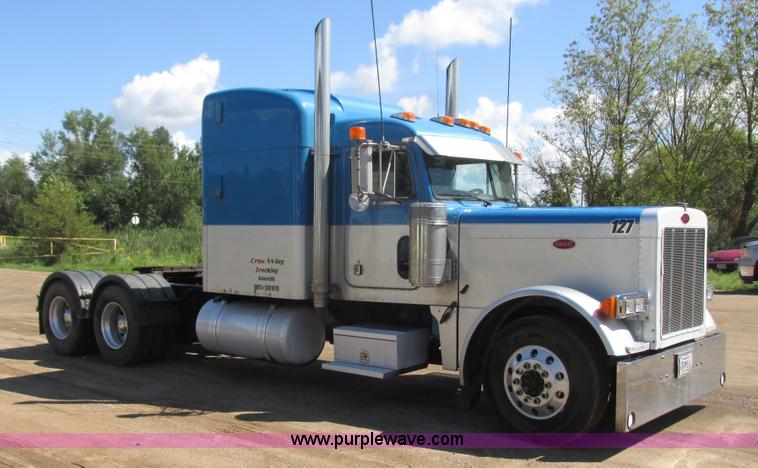 image for item K4157 2000 Peterbilt 379 semi truck
