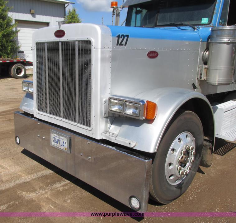 image for item K4157 2000 Peterbilt 379 semi truck