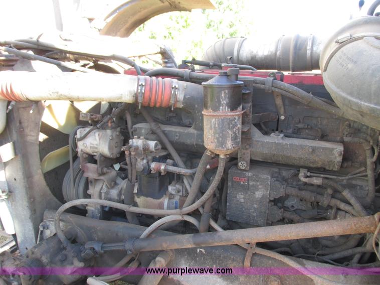 image for item K4157 2000 Peterbilt 379 semi truck