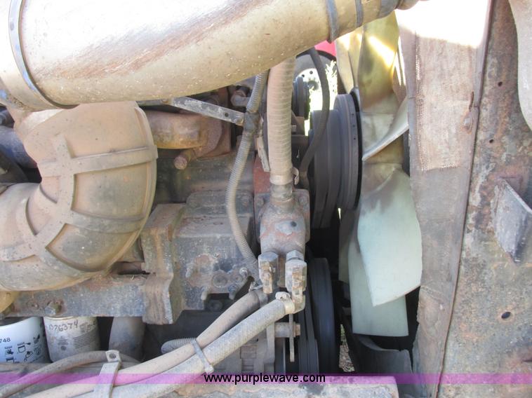 image for item K4157 2000 Peterbilt 379 semi truck