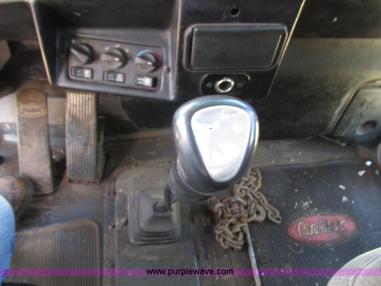 image for item K4157 2000 Peterbilt 379 semi truck