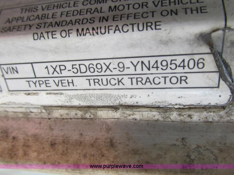 image for item K4157 2000 Peterbilt 379 semi truck