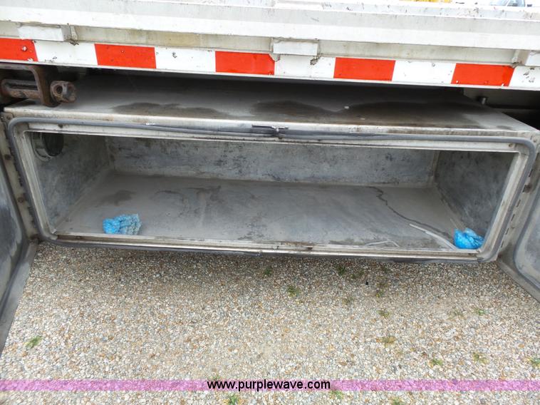 image for item K5270 2008 Chaparral drop deck trailer