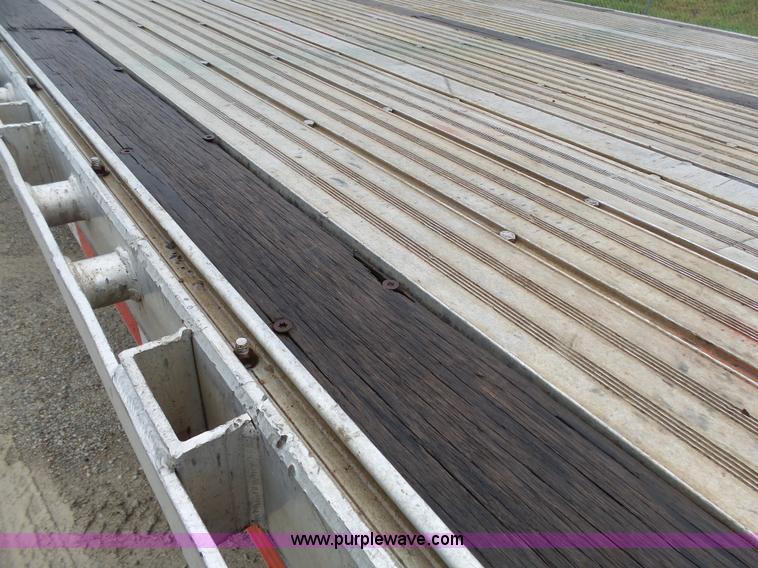 image for item K5271 2009 Chaparral drop deck trailer