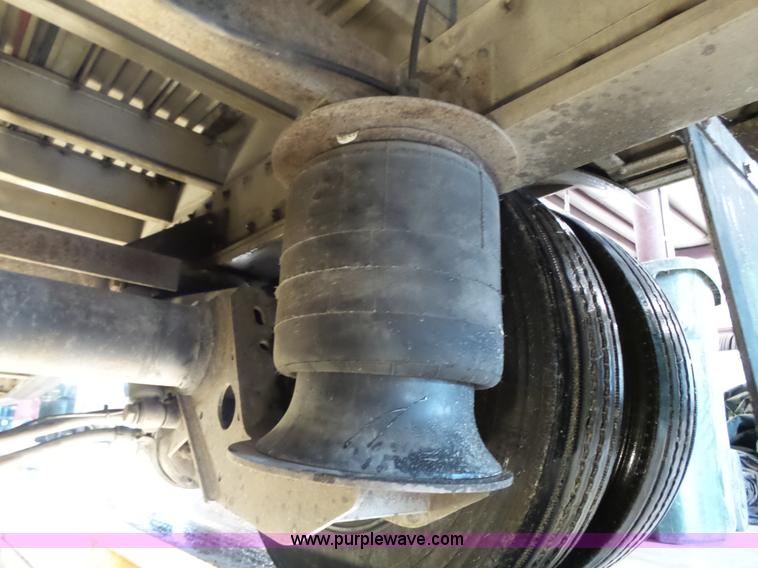 image for item K5271 2009 Chaparral drop deck trailer