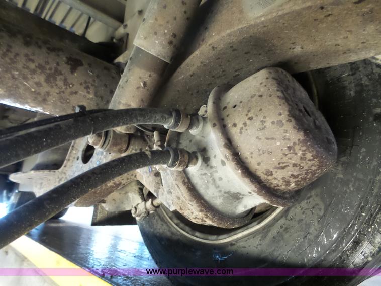 image for item K5271 2009 Chaparral drop deck trailer