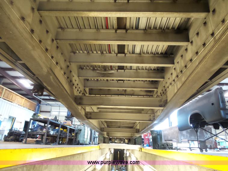 image for item K5271 2009 Chaparral drop deck trailer