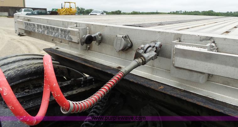 image for item K5272 2006 Chaparral drop deck trailer