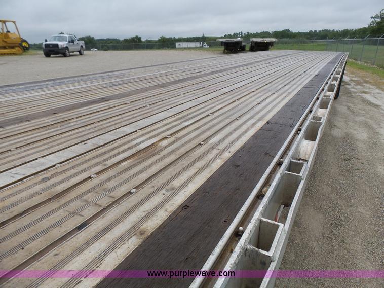 image for item K5272 2006 Chaparral drop deck trailer