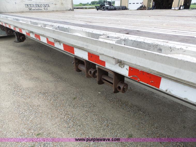 image for item K5272 2006 Chaparral drop deck trailer