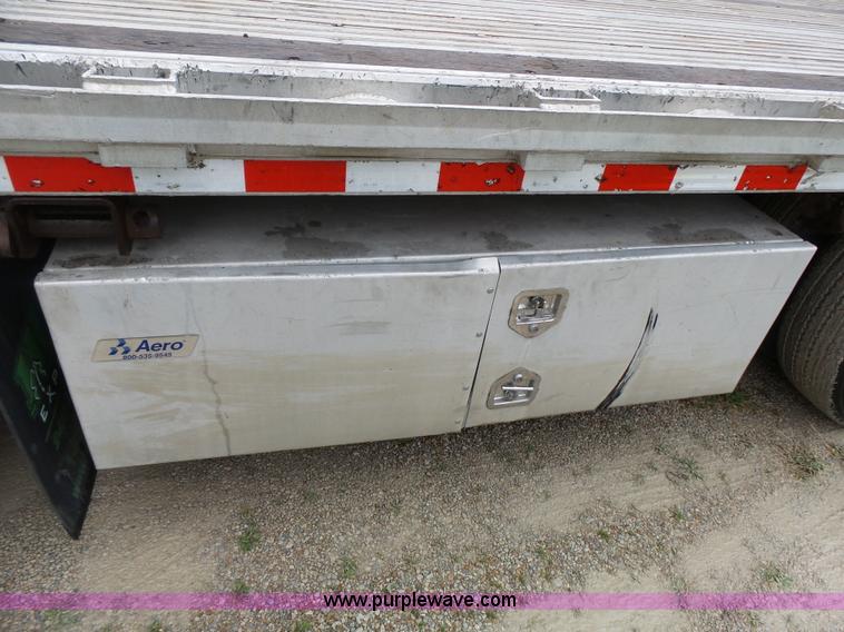 image for item K5272 2006 Chaparral drop deck trailer