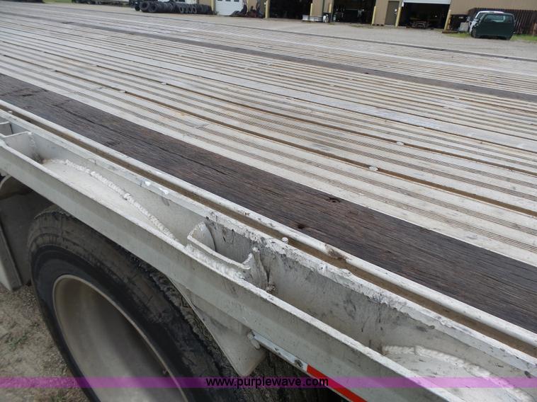 image for item K5272 2006 Chaparral drop deck trailer