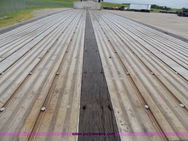 image for item K5272 2006 Chaparral drop deck trailer