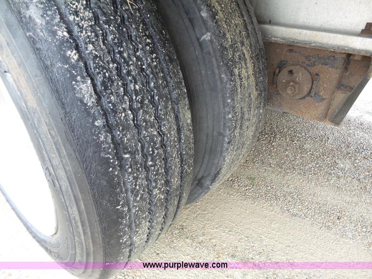 image for item K5272 2006 Chaparral drop deck trailer