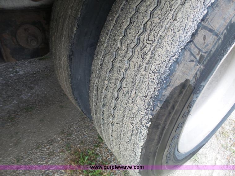 image for item K5272 2006 Chaparral drop deck trailer